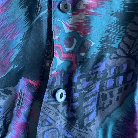 80’s inspired silky-ish material button down - Picture 3 of 3